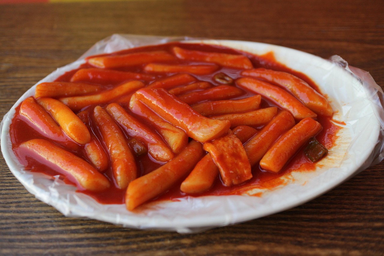 探索中国的传统美食，从北到南的味蕾之旅